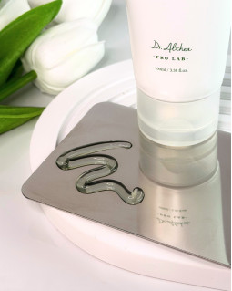 FEUCHTIGKEITSSPENDENDES GEL ZUR TIEFENREINIGUNG DR.ALTHEA | GREEN RELIEF AMINO GEL CLEANSER -100 ml
