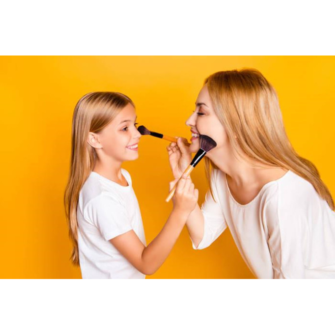Wie man Kosmetik für einen Teenager auswählt und wann es sich lohnt, darauf zu verzichten
